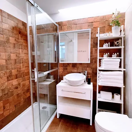 Апартаменты 01 Design Flat In Downtown